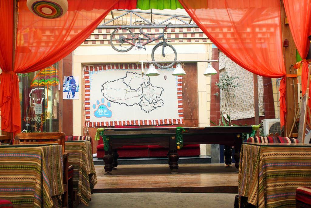 Dengba Hostel Chengdu Branch Luaran gambar