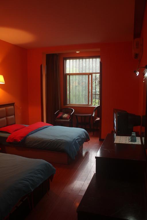 Dengba Hostel Chengdu Branch Luaran gambar